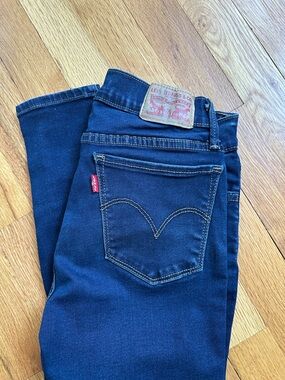 Levi's Indigo Denim Jeans with Contrast Stitching